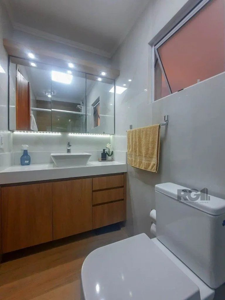Imagem Excelente casa de 240m² com 4 dormitórios e 2 vagas.