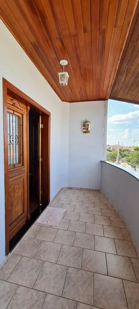 Imagem Casa Sobrado Mobiliada, com Salão Comercial de 70m² com estrutura para Restaurante/Pizzaria