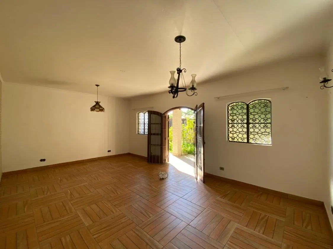 Imagem CASA COM EDÍCULA, 3 DORMITÓRIOS SENDO 1 SUÍTE PARA LOCAÇÃO NO CENTRO DE ITANHAÉM
