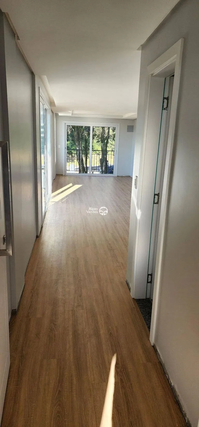 Imagem Vende-se apartamento em Gramado a 8 minutos da Rua Coberta