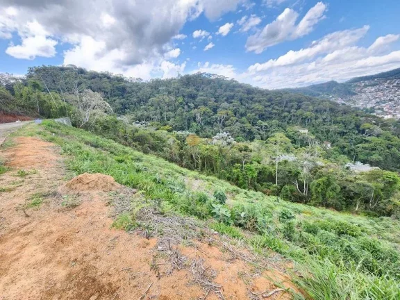 Foto do imóvel Terreno em Condomínio para Venda em Teresópolis / RJ em Rua Regina de Morais