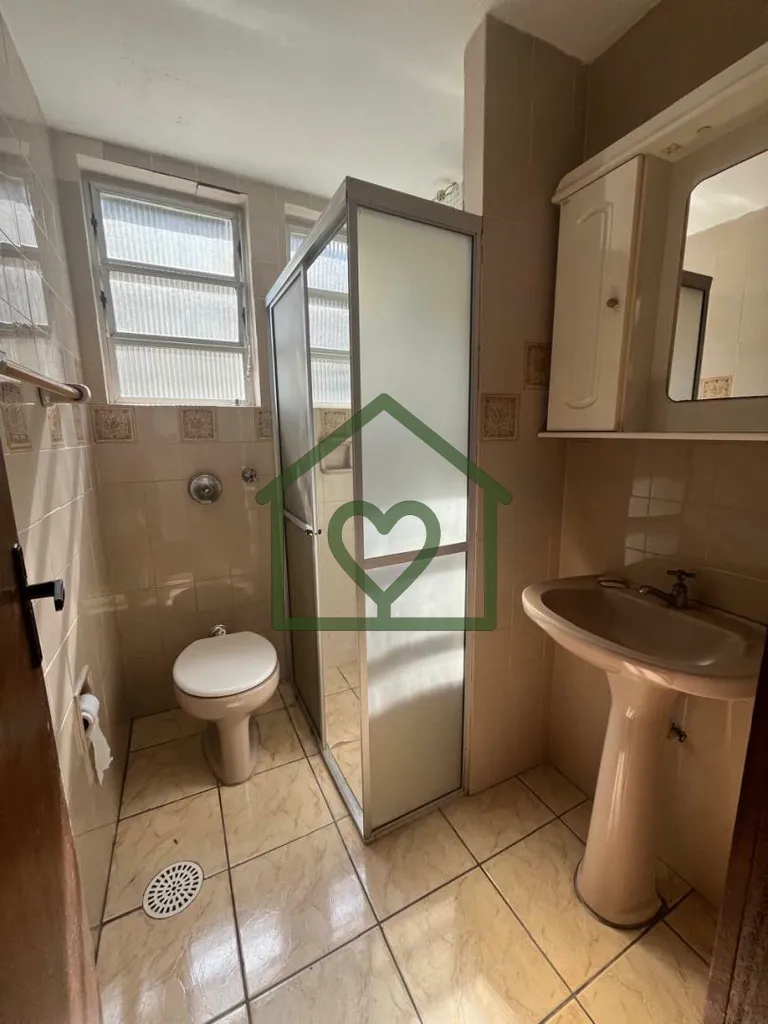 Imagem Atenção, moradores de Porto Alegre Se você está em busca de um novo lar, este apartamento no bai...