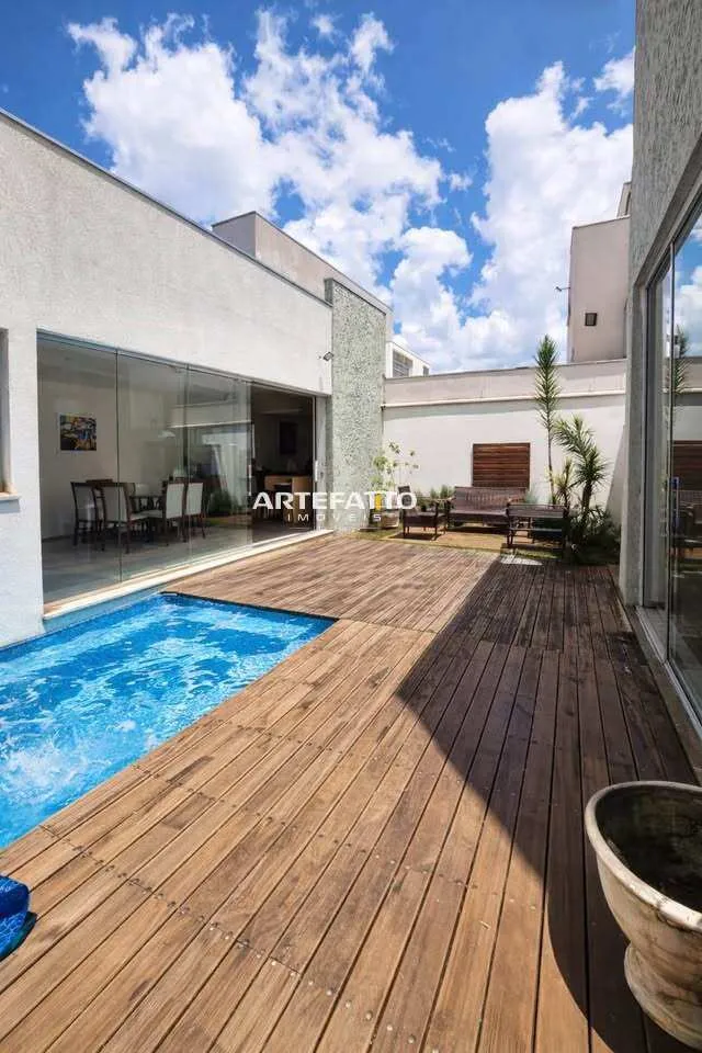 Foto do imóvel Sobrado à venda em Franca, Jardim Piratininga, com 3 quartos, 233m2