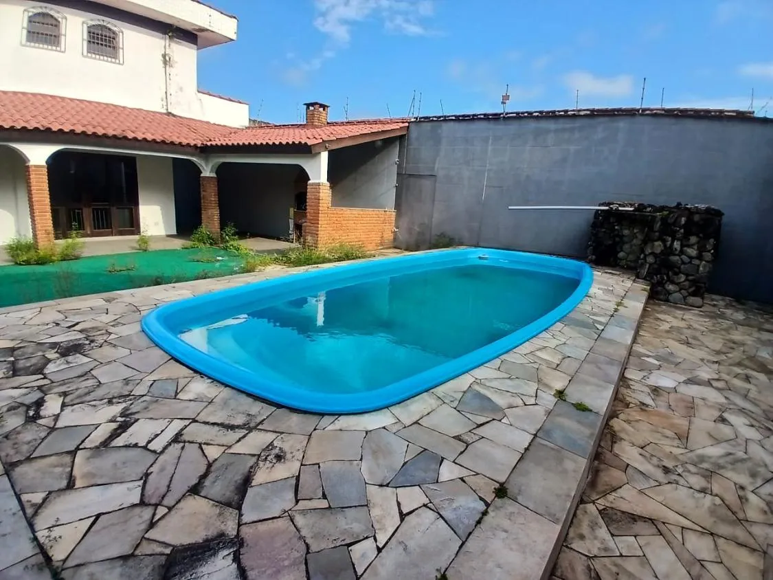 Imagem CASA COM PISCINA PARA VENDA E LOCAÇÃO NO MOSTEIRO EM ITANHAÉM LADO PRAIA ACEITA FINANCIAMENTO BANCARIO