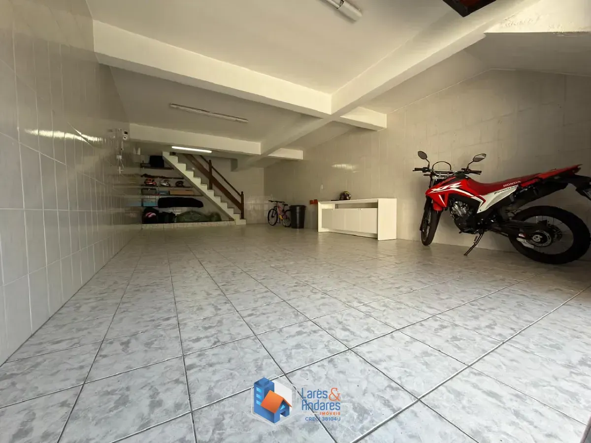 Imagem Sobrado para venda em Parque Vitória com 3 quartos, sendo 1 suíte, 208m²