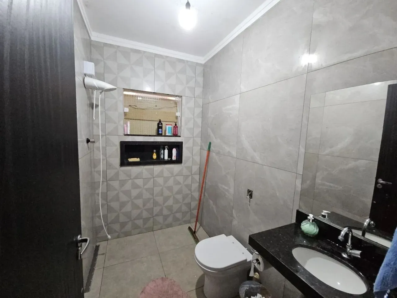 Imagem Salão comercial à venda em Sorocaba-SP: 1 sala, 1 banheiro, 3 vagas, 170m² no Quintais do Imperador