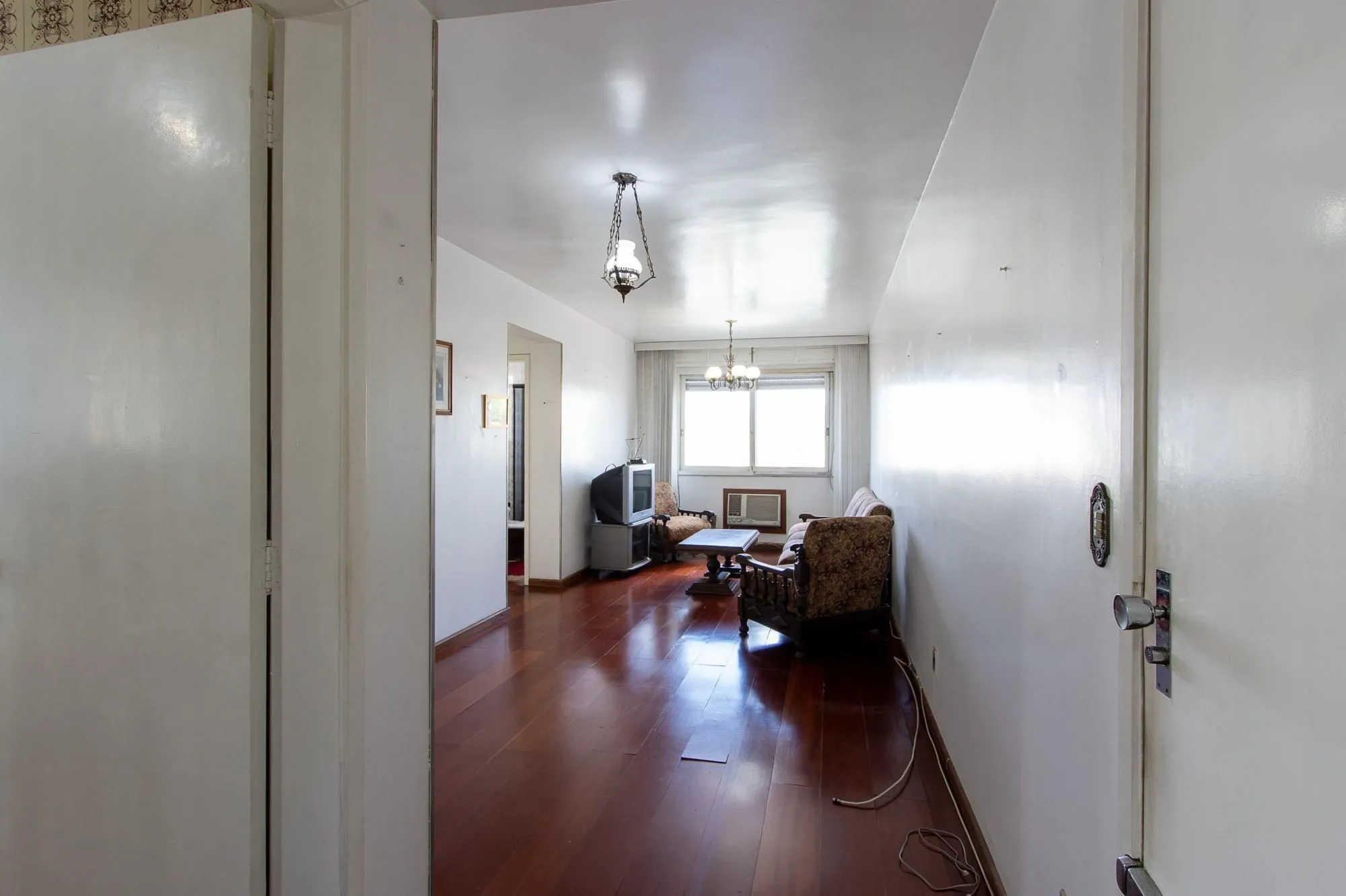 Imagem Apartamento à Venda no Bairro Cristal - Oportunidade para Investidores
