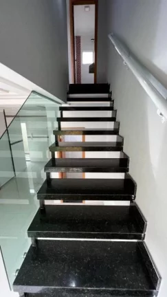 Imagem Sobrado com 3 dormitórios à venda, 73 m² por R$ 325.000 - Mirim - Praia Grande/SP