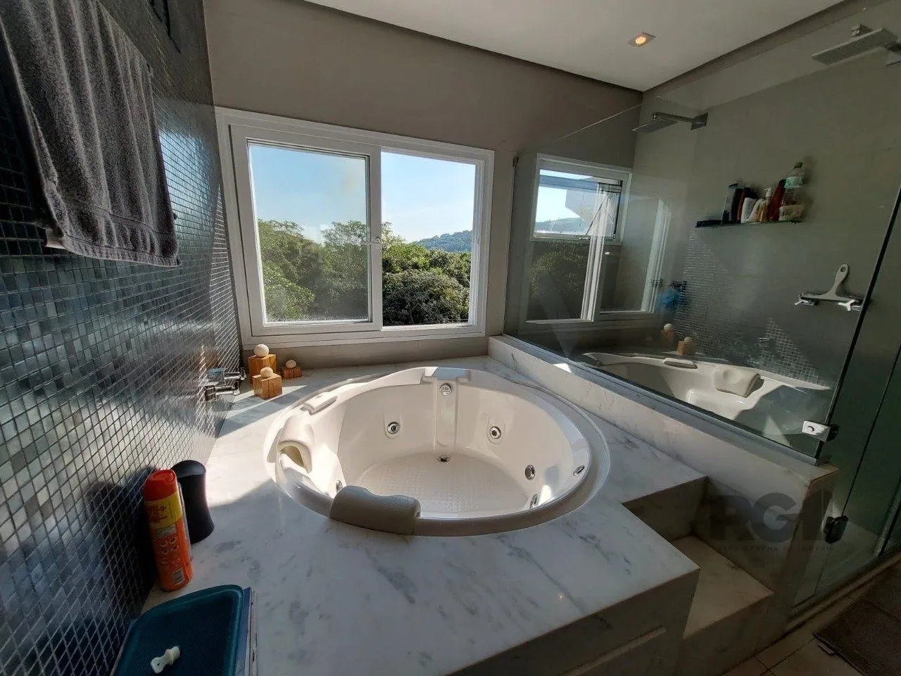 Imagem Casa para Venda - 296m², 3 dormitórios, sendo 1 suites, 3 vagas - Vila Nova, Poa