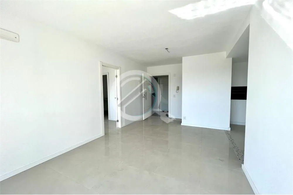 Imagem Apartamento nuca habitado e pronto para morar! Imóvel de 1 dormitório, estar com sacada, de frente...