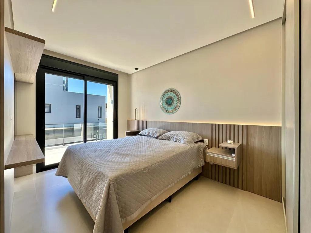 Foto do imóvel: Casa em Condominio 4 Dormitórios - Bairro xangri-la em Rua Camisas