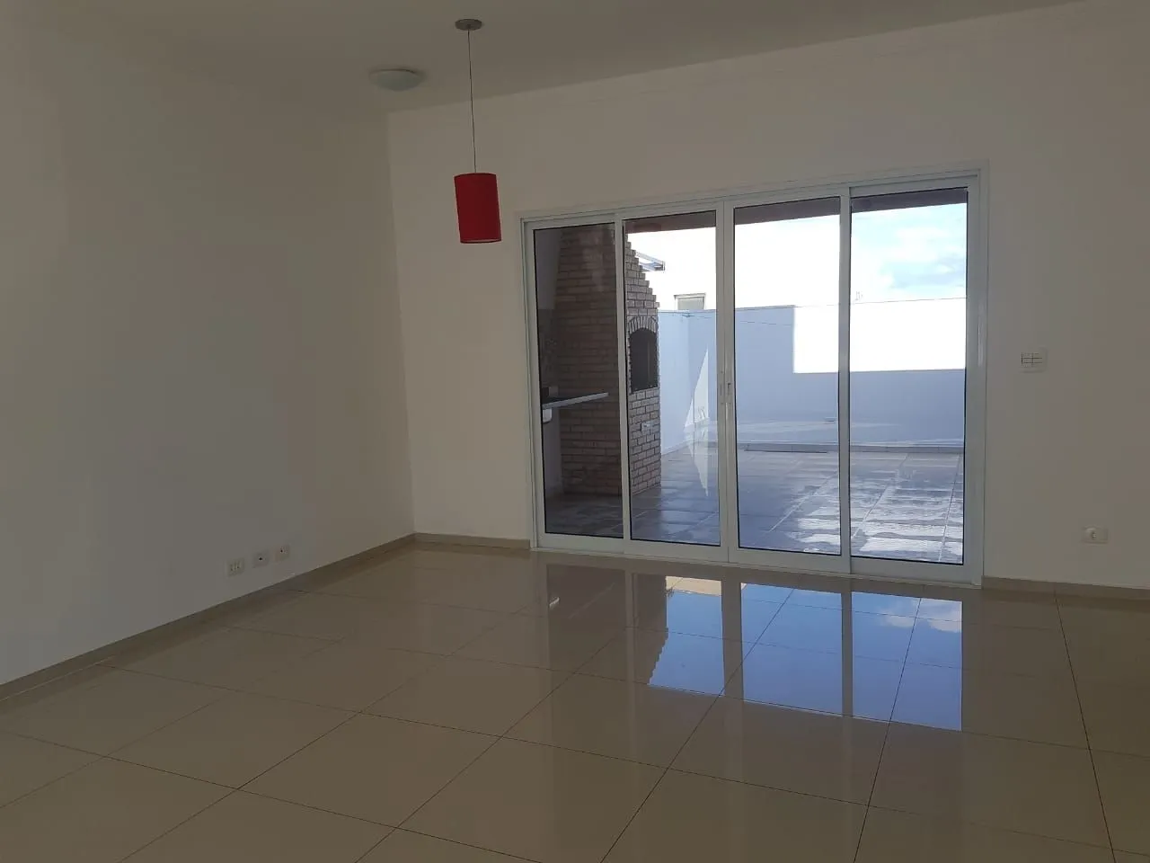 Imagem Excelente Casa 3 Dormitório em Condomínio Horto Florestal III - Sorocaba