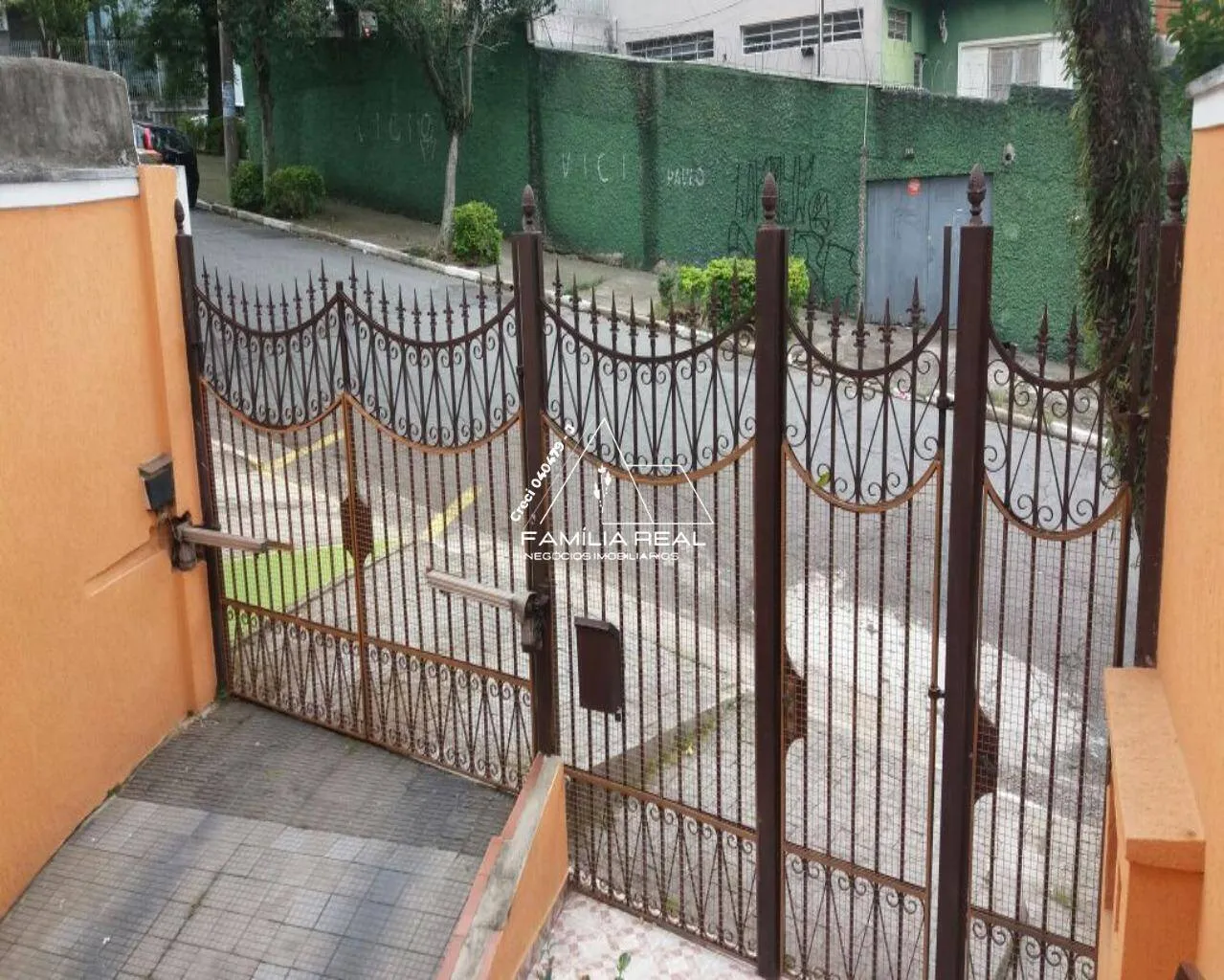 Imagem Sobrado Padrão na Vila Matilde, com 04 Dormitórios, sendo 01 Suíte