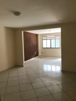 CASA RESIDENCIAL em MACAÉ - RJ, CENTRO