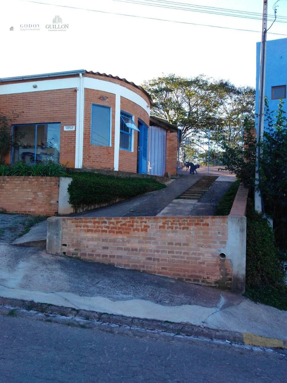 Imagem Casa com Grande Terreno e Potencial de Investimento