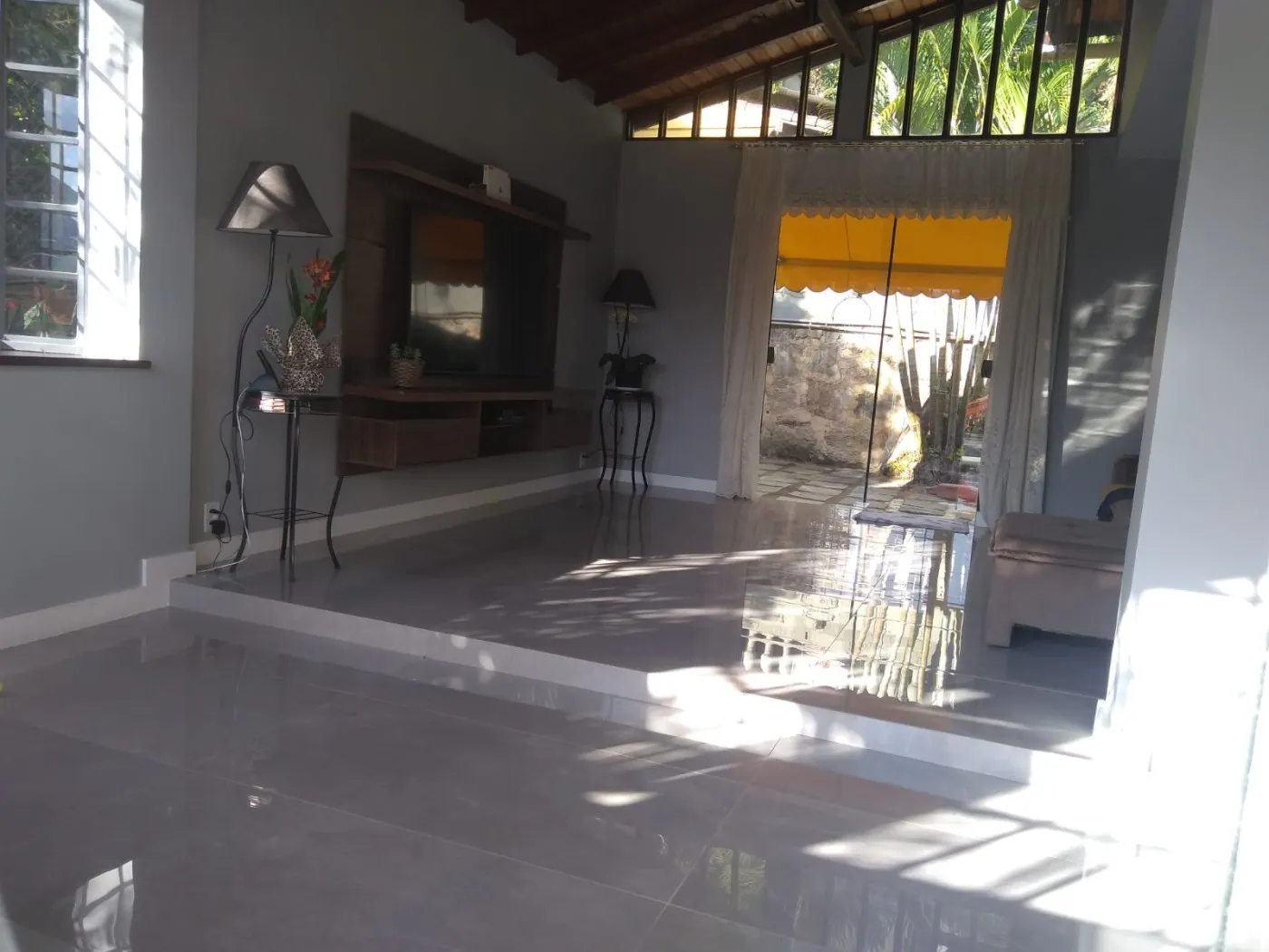 Imagem Casa para Venda em Petrópolis / RJ no bairro Samambaia
