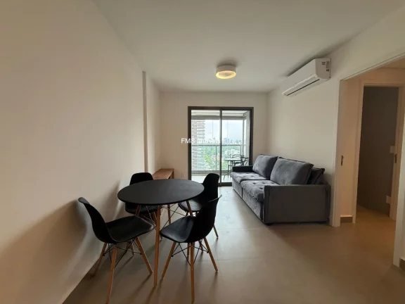 Foto do imóvel Apartamento com 1 dormitório na Avenida Indianópolis.