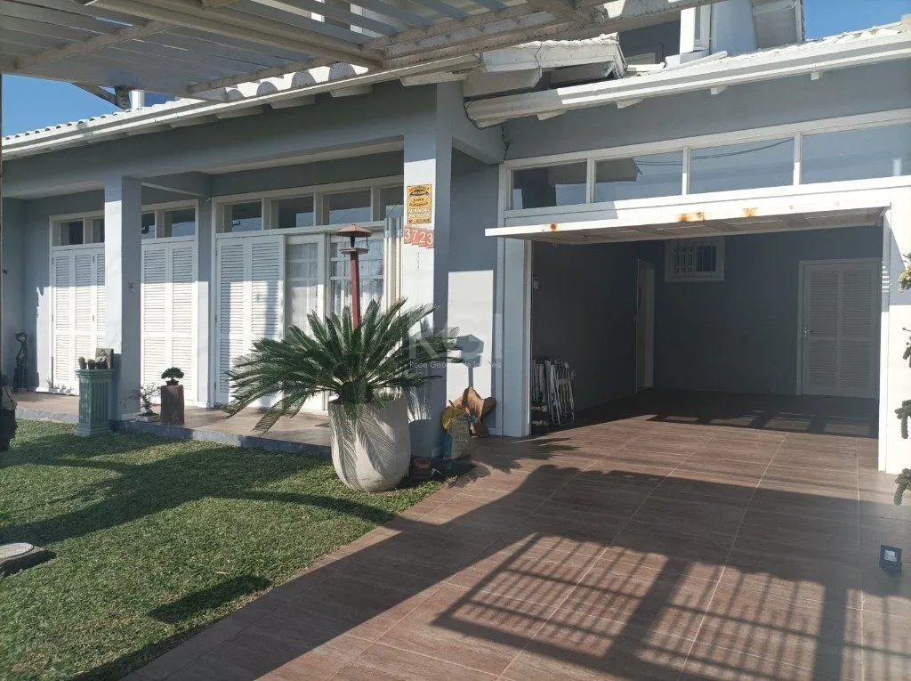 Imagem Casa para Venda 3 dormitórios 2 vagas - Capão Novo