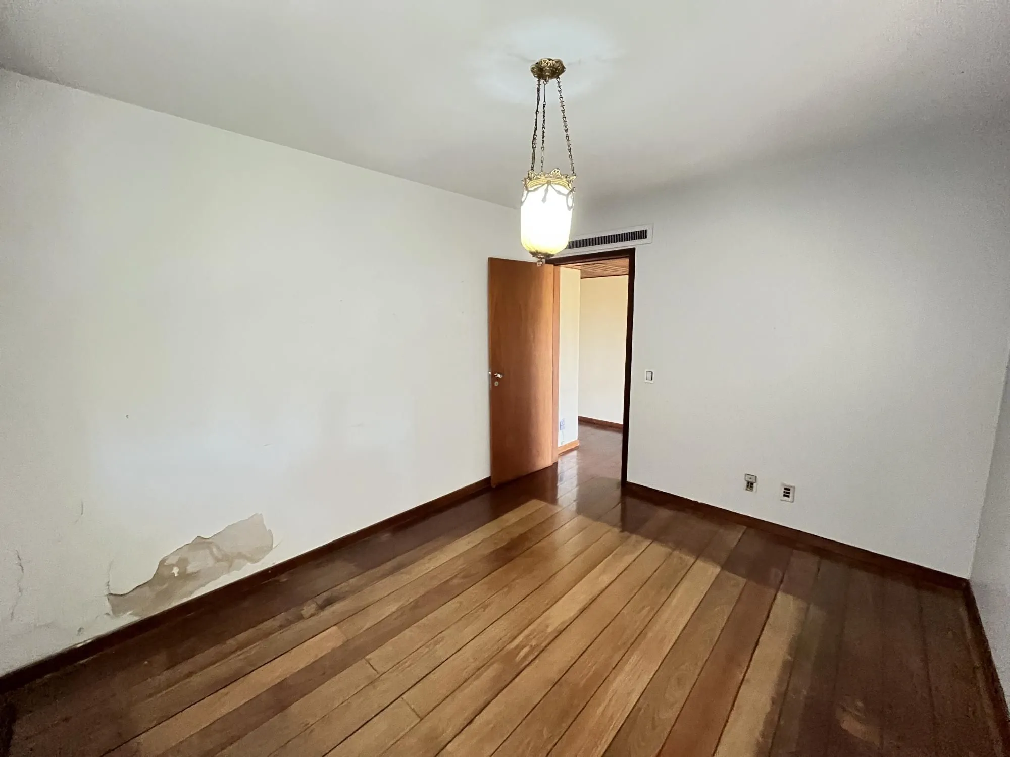 Imagem Apartamento de 3 quartos, suíte e 2 vagas de garagem no bairro Auxiliadora POA