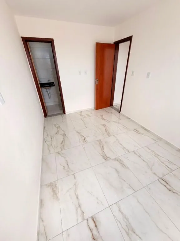 Imagem Cobertura no José Américo, João Pessoa, com 60m², 2 quartos sendo 1 suíte, varanda, 2 banheiros e 1 vaga. Conforto e praticidade para morar ou investi