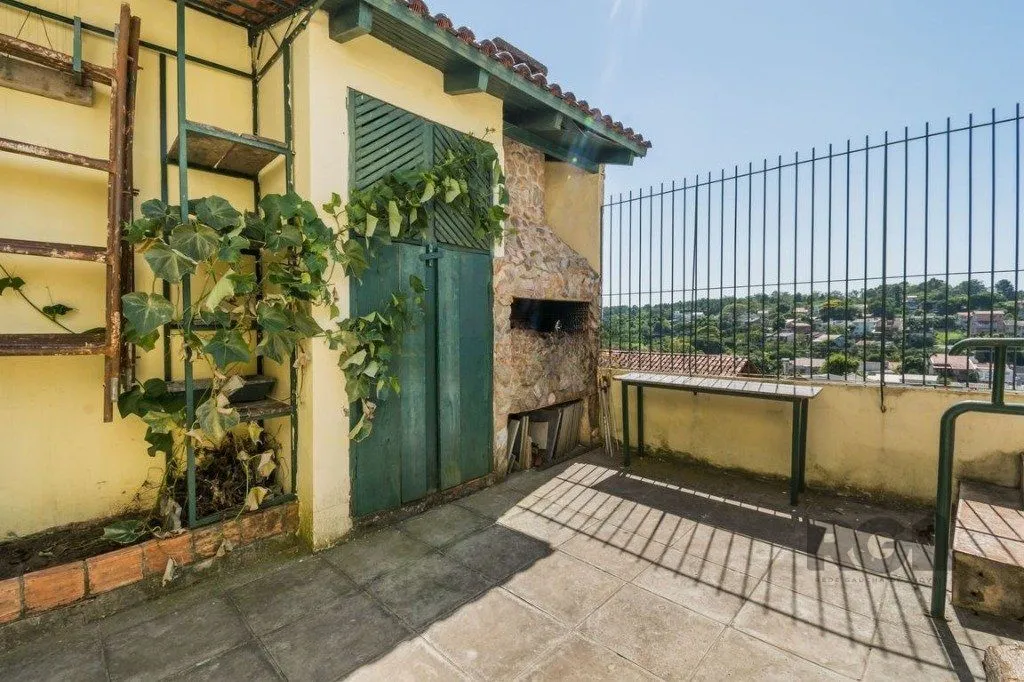Imagem Casa com 5 dormitórios no bairro Jardim Sabará