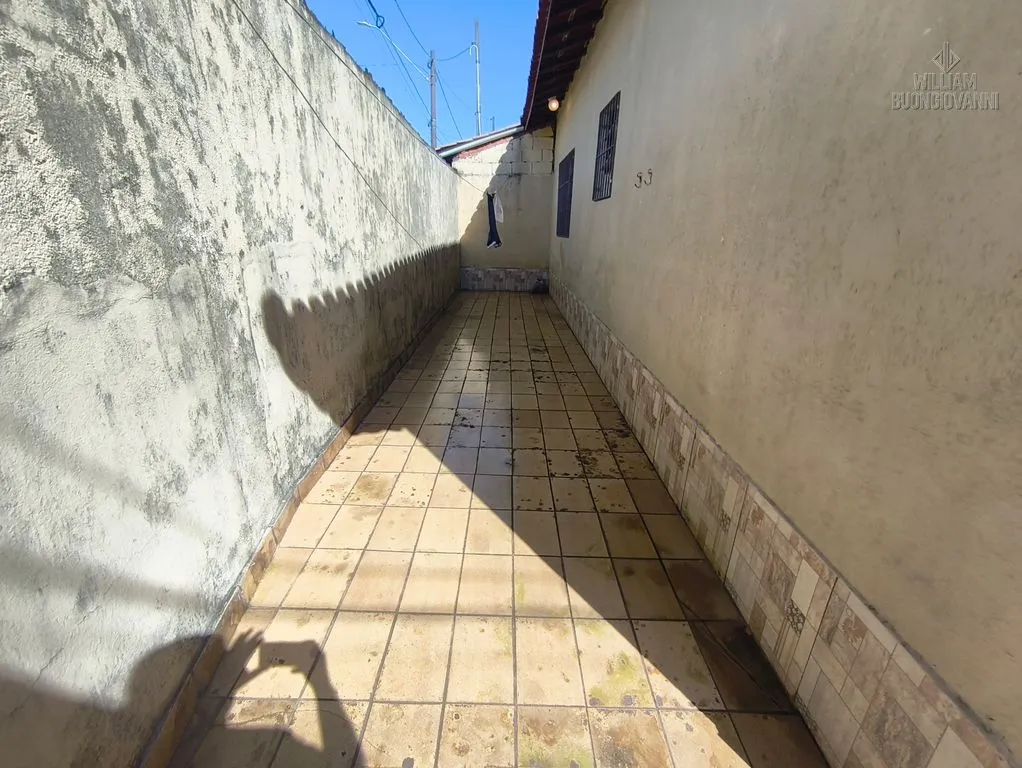 Imagem Casa Semi-Isolada no Caiçara| 2 Dormitórios| 2 Vagas|800m da Praia|R$ 430 Mil