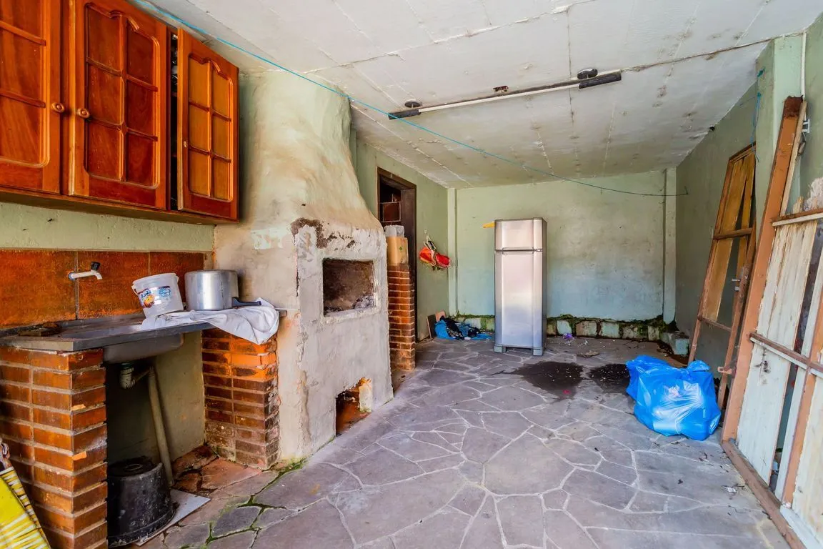 Imagem Casa de 3 dormitórios no Bairro Vila Jardim - Porto Alegre