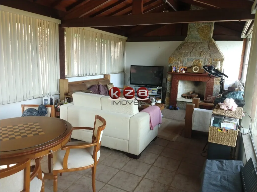 Imagem Imperdível oportunidade: Casa de luxo em condomínio Santa Fé, Vinhedo-SP, com 4 suítes e 8 vagas de garagem!