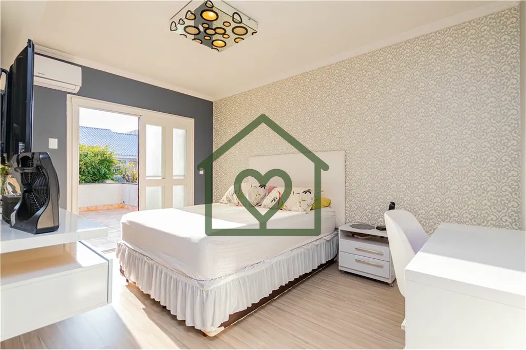 Imagem Excelente Casa em Condomínio fechado no Ecoville, composta de 2 pisos, com opção do terceiro. Pri...