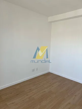Imagem Apartamento moderno com suíte, 2 vagas soltas e sacada envidraçada