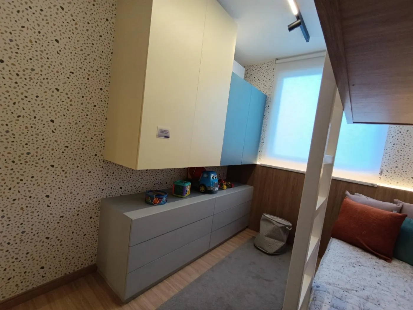 Imagem Apartamento para Venda em Fortaleza, Parreão, 2 dormitórios, 1 suíte, 2 banheiros, 1 vaga