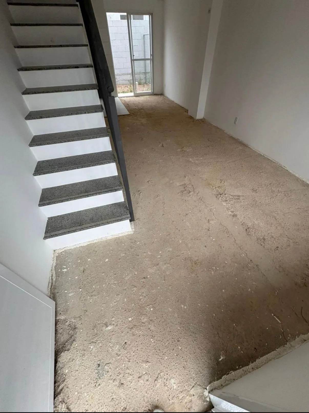 Imagem Casa em Condomínio com 02 quartos e 01 vaga no Bairro Campo Novo