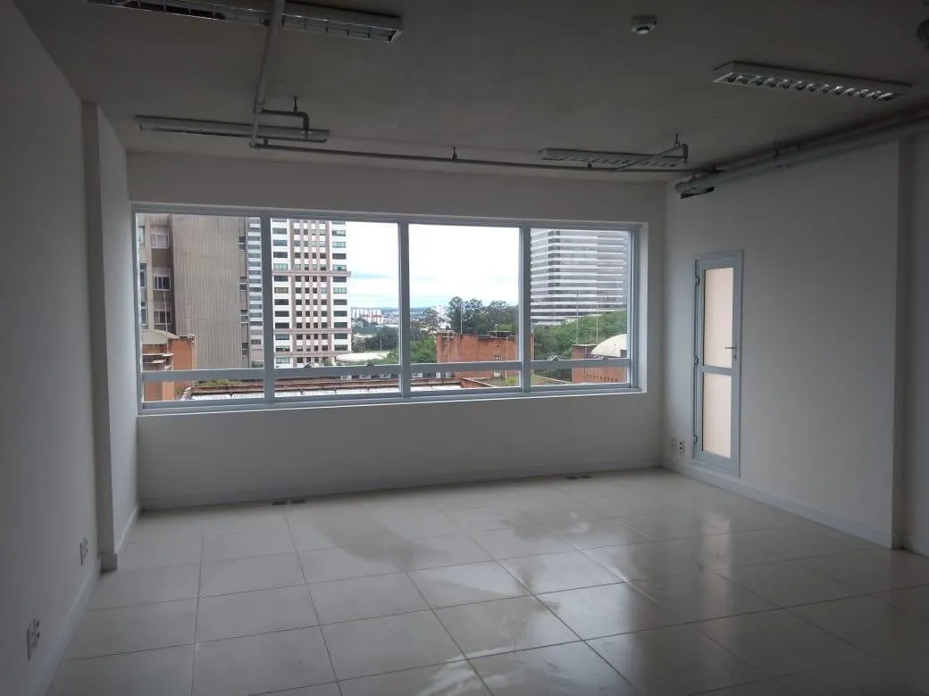 Imagem Sala Comercial para Locação em Barueri / SP no bairro Alphaville Industrial