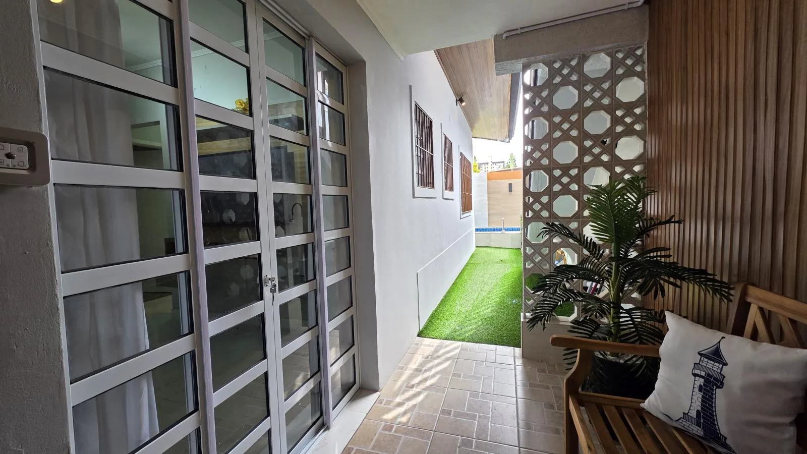 Imagem Casa para Venda em Praia Grande, Guilhermina, 2 dormitórios, 1 suíte, 2 banheiros, 3 vagas