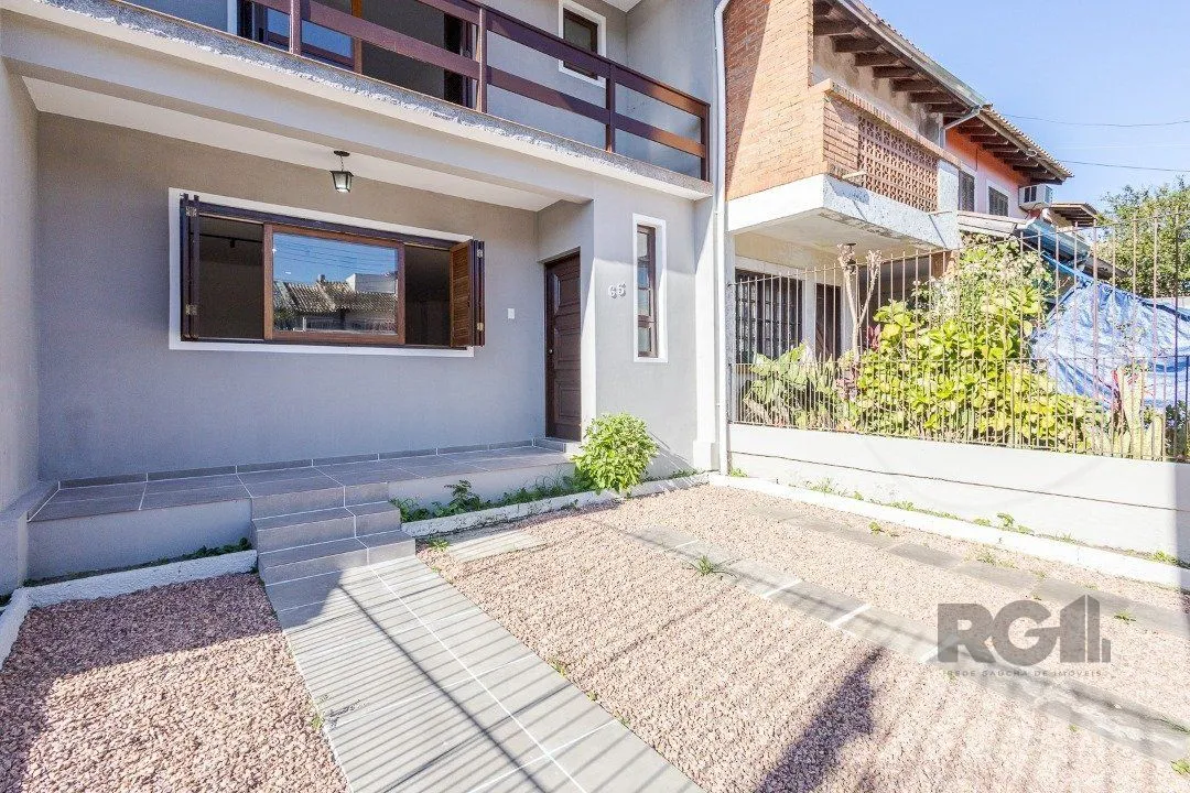 Imagem Casa 103m² - 3 dormitórios, 1 suíte, piscina, 2 vagas no bairro Hípica