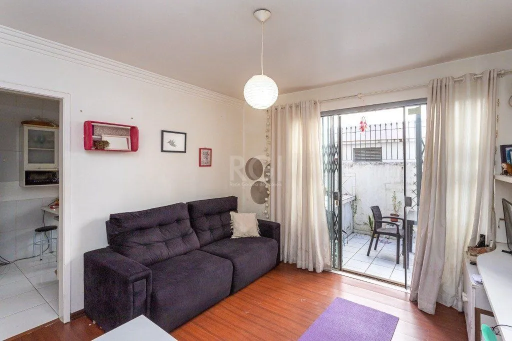 Imagem Apartamento térreo com pátio de 1 dormitório no bairro Santa Cecilia