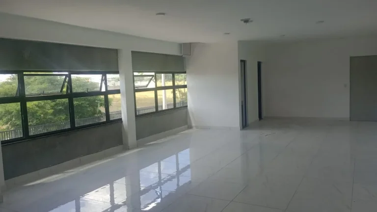 Imagem Galpão comercial de 1.200m² para locação no Jardim Ibiti do Paço, Sorocaba-SP - Amplie seu negócio agora!