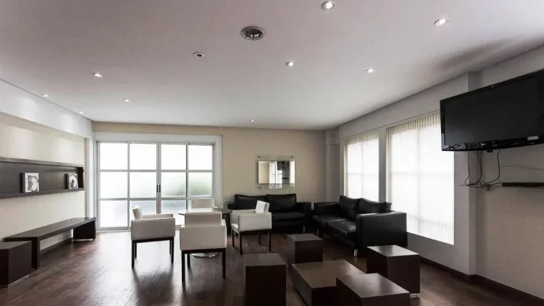 Imagem Flat disponível para venda no Condomínio Edifício Moema Loft, com 45m², 1 dormitório e 1 vaga de garagem