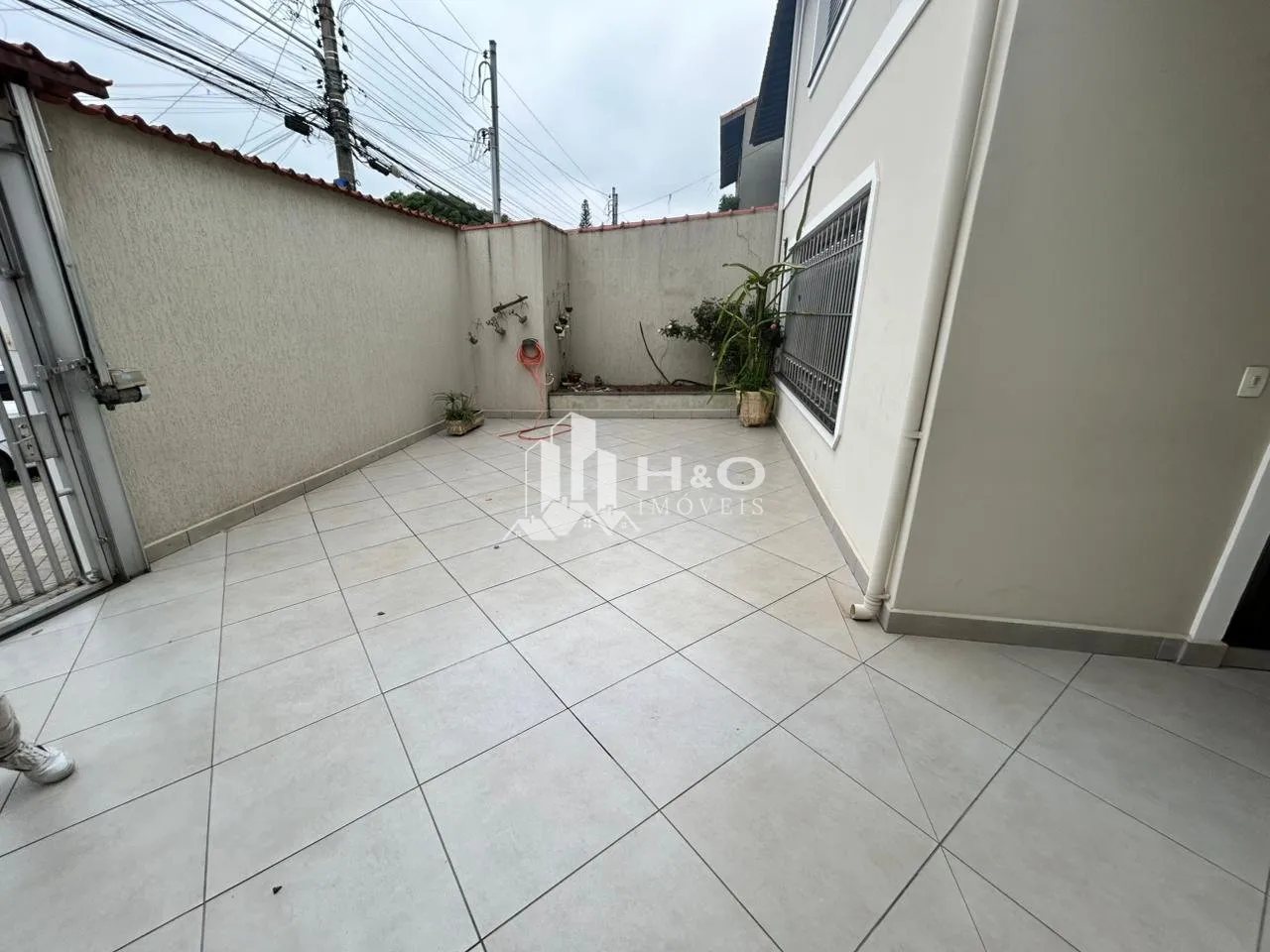 Imagem Sobrado Alto Padrão com 3 Dormitórios, 1 Suíte, 6 Vagas, Quintal Amplo e Espaço Multifuncional - Cidade Líder - R$ 1.500.000