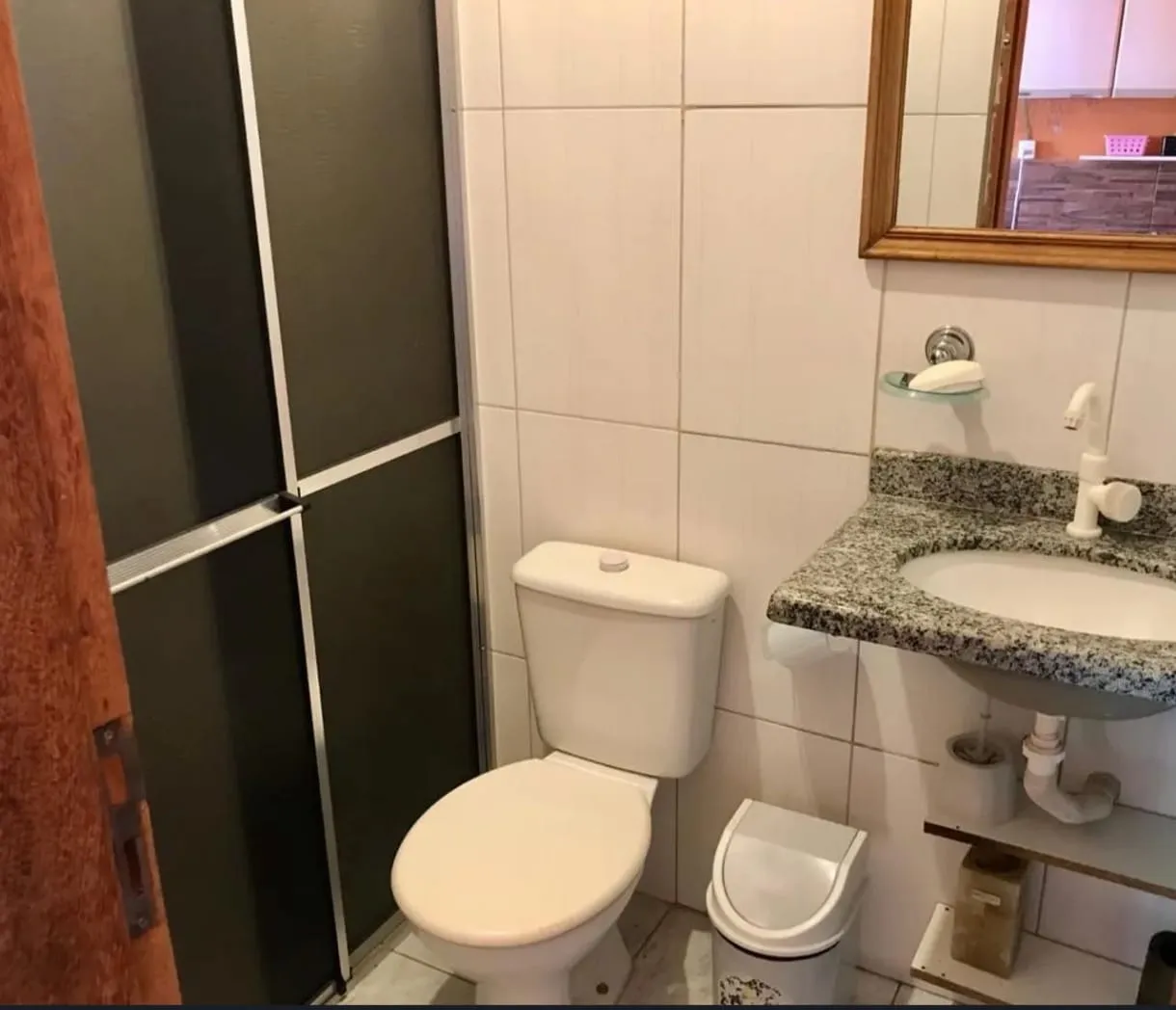 Imagem Chácara à venda em Salto de Pirapora-SP - 2.000m², 1 quarto, 1 sala, 1 banheiro, 1 vaga de garagem. Imperdível!