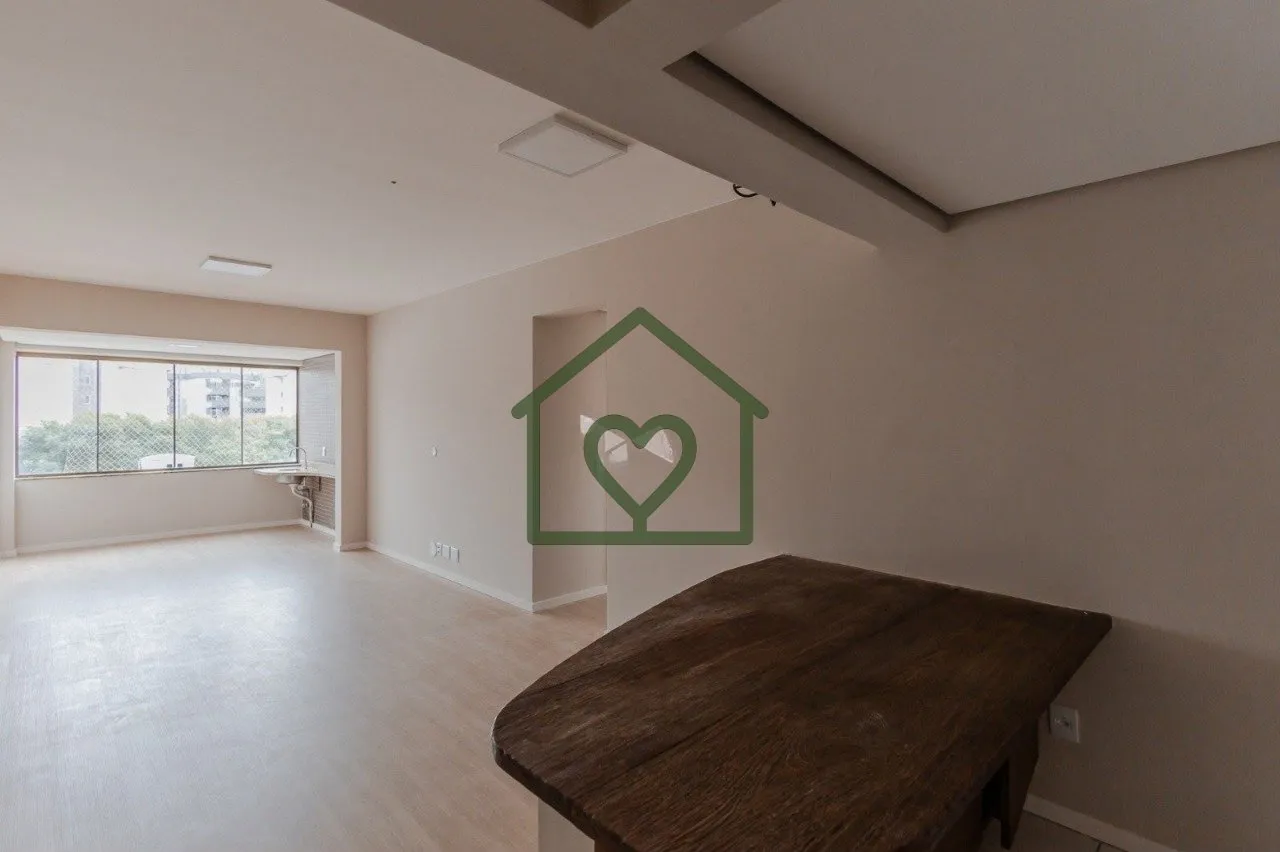 Imagem Excelente apartamento com 2 dormitórios, sendo 1 suíte, em andar alto, com ótima iluminação nat...