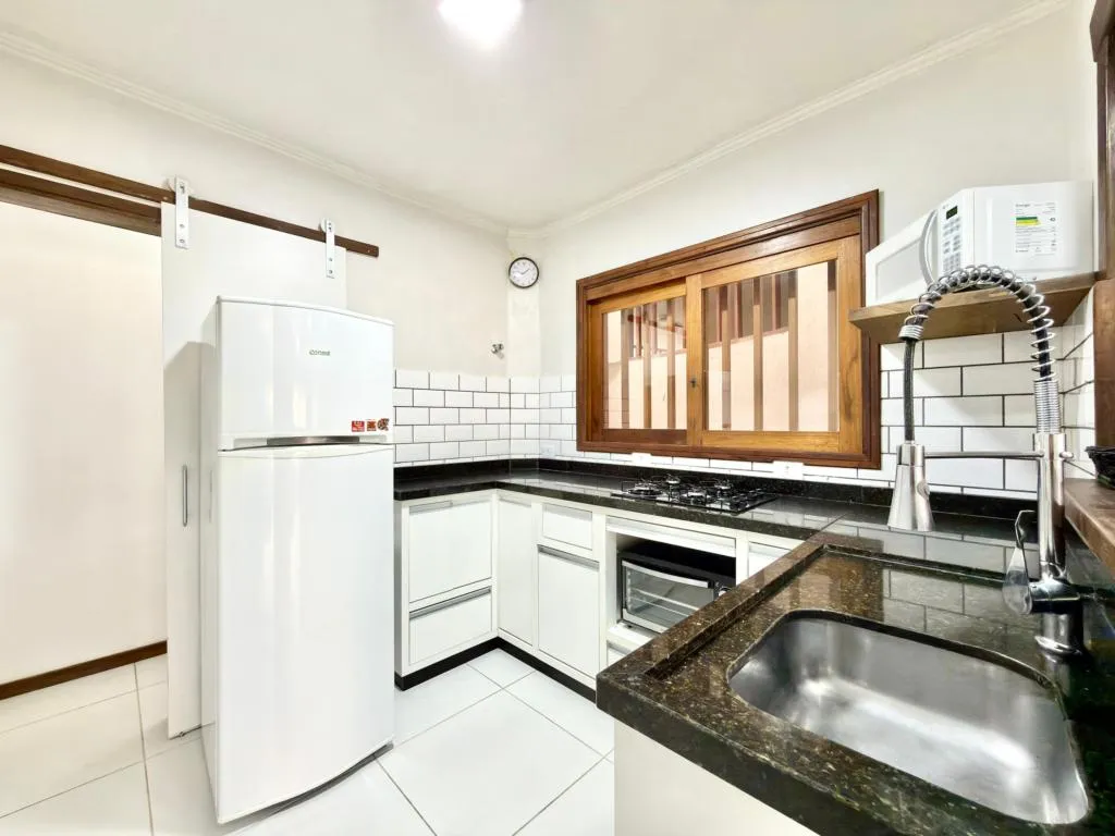 Imagem Apartamento 2Dórmitórios dependência - Bairro Zona Nova
