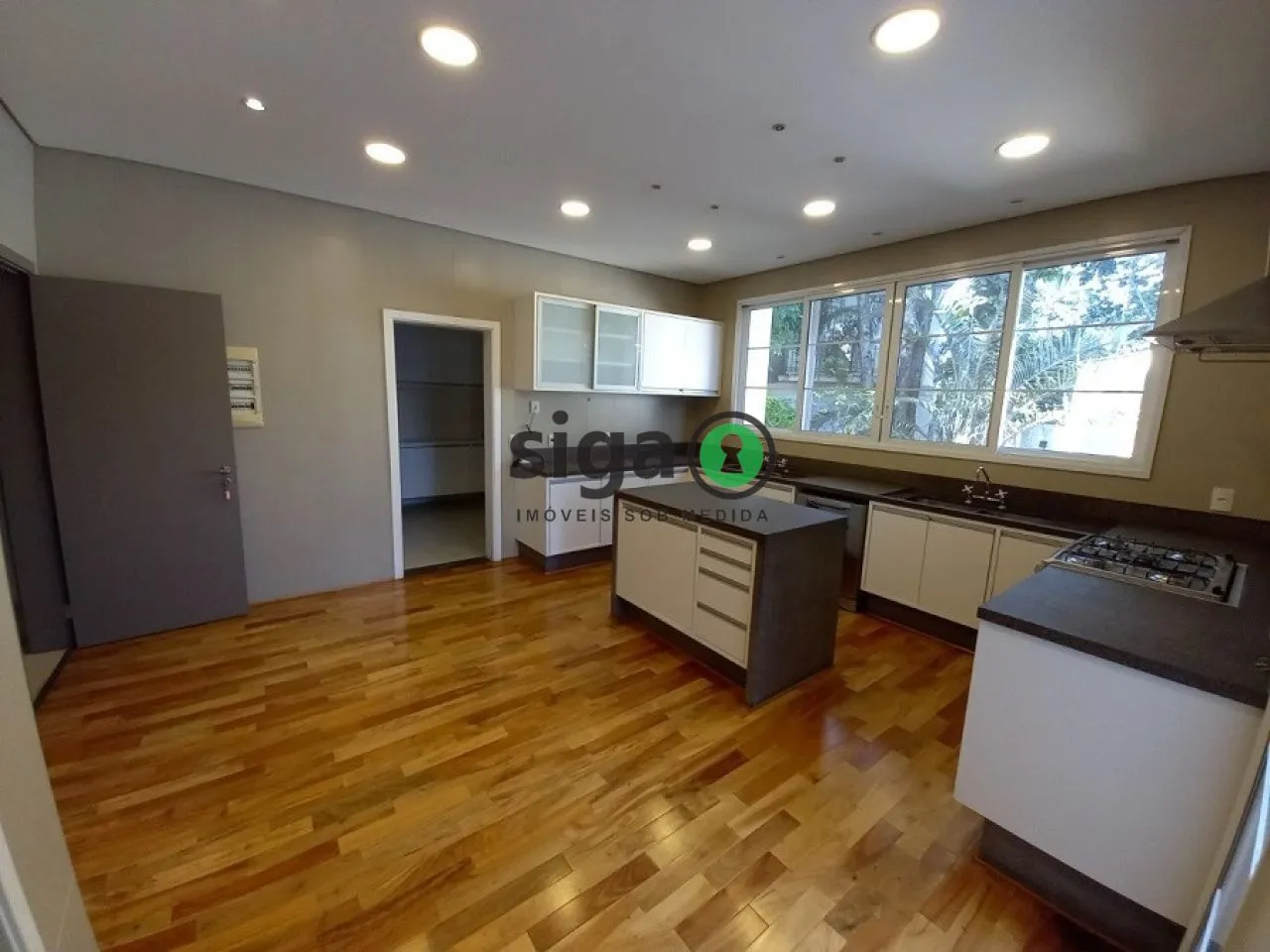 Imagem Casa em Condomínio a venda no Alto da Boa Vista com 4 quartos