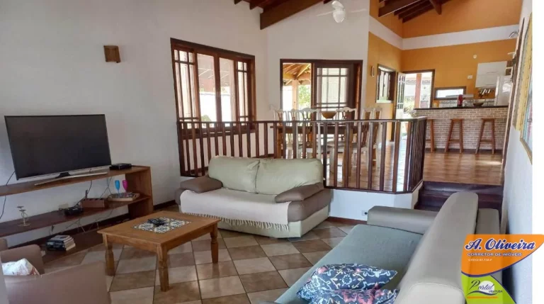 Imagem Linda Casa em Condomínio Fechado