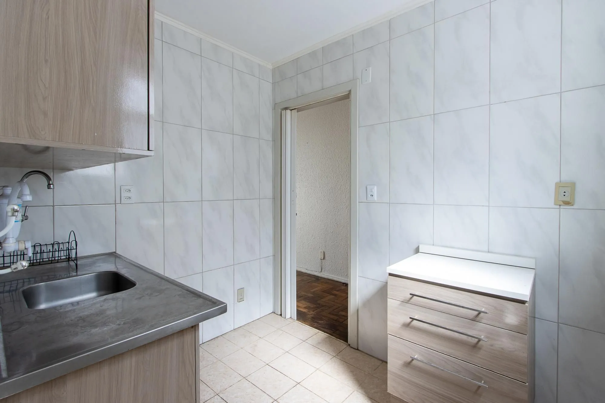 Imagem APARTAMENTO 4 QUARTOS DESOCUPADO - BAIRRO MENINO DEUS
