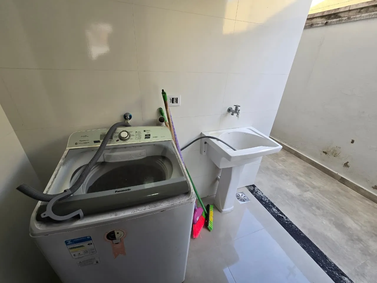 Imagem Casa para Venda em Peruíbe, Parque Balneário Oasis, 3 dormitórios, 1 suíte, 2 banheiros, 2 vagas