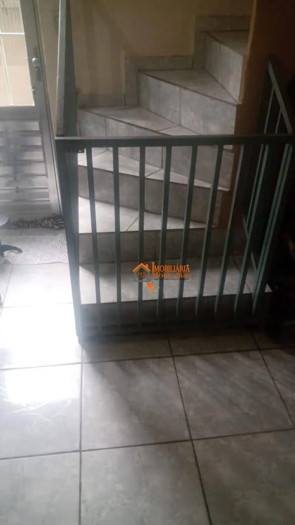 Imagem Sobrado com 4 dormitórios à venda, 115 m² por R$ 270.000,00 - Cidade Soberana - Guarulhos/SP