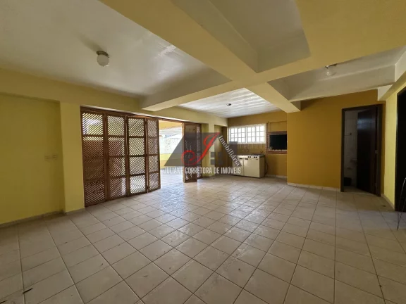 Imagem Casa de Alvenaria Residencial e Comercial à venda no bairro Vila Izabel em Curitiba.