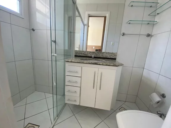Imagem Belíssimo 3 quartos sendo uma suíte com varanda com vista para o mar em localização privilegiada da Praia do Morro