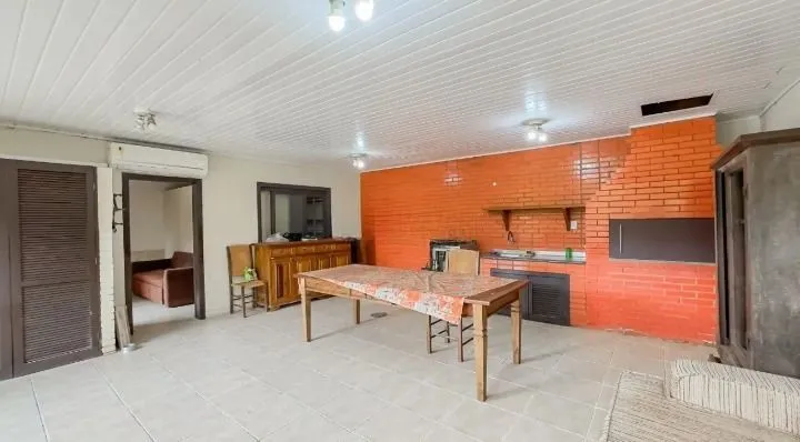 Imagem Casa de 3 dormitórios, 1 suíte e 3 vagas de garagem, bairro Ipanema.